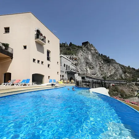 La Perla Dell'isola - Taormina, In The Beautiful Town * Taormina