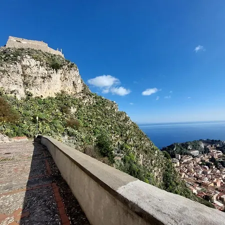 Taormina, La Perla Dell'isola *